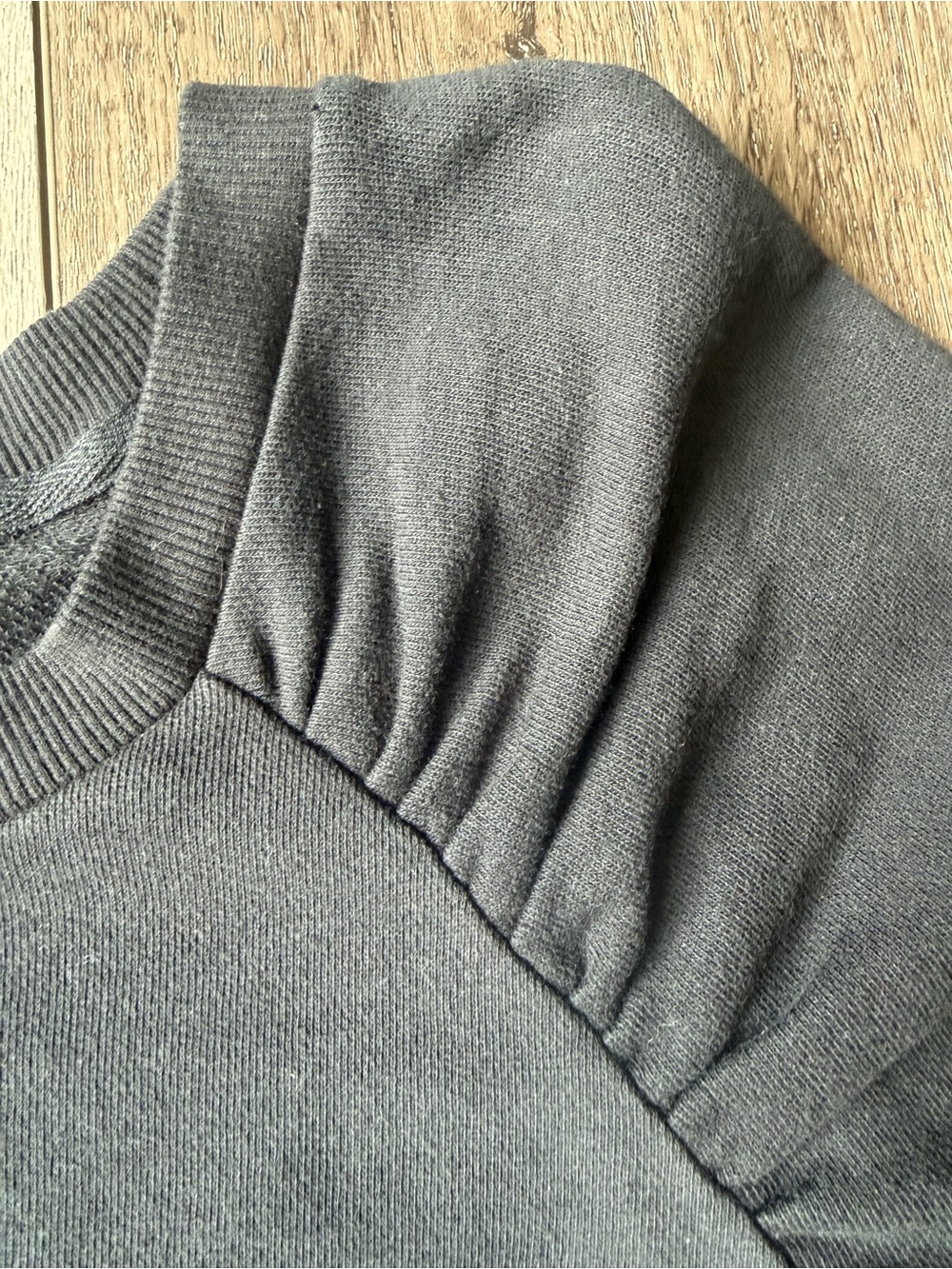 Z Supply Black Women's Raglan Puffed Long-Sleeve Sweatshirt - Picture 3 of 7